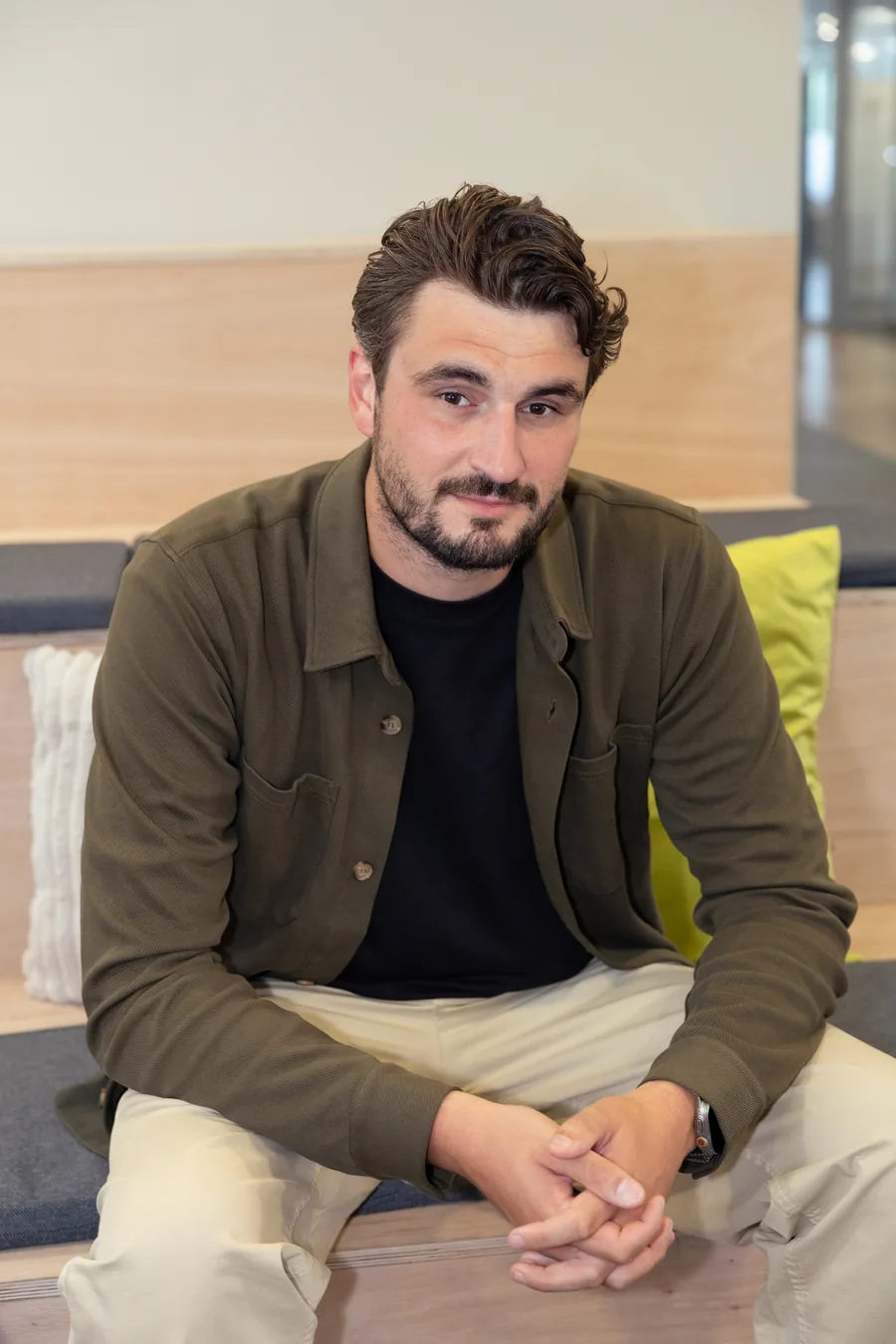 Portret van Dorin Bouwman, mede-oprichter en AI Trainer bij PROMPTED